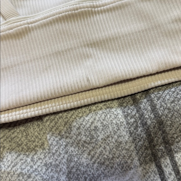 Lululemon Energy Bra Long Line Ribbed *Medium Support, B–D Cup - Picture 5 of 8